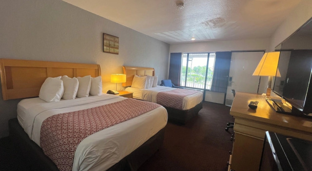 Четырёхместный номер Superior Garden Inn Homestead/Everglades/Gateway to Keys