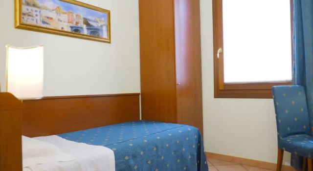 Одноместный номер Standard Hotel Cris