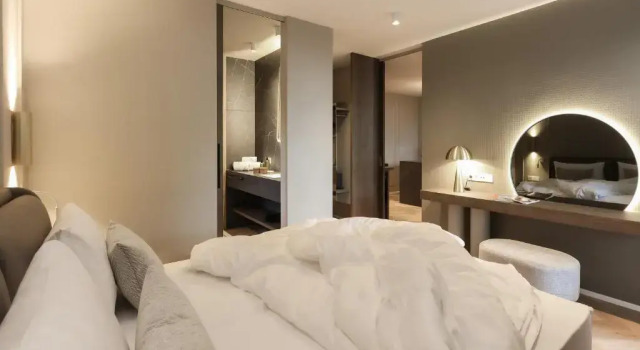 Апартаменты Deluxe Lingers Suites & Residence