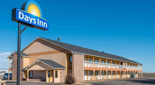 Номер Standard Days Inn by Wyndham Russell