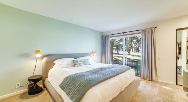2 Mi to Eagle Lodge! Multi-level Haven w/ Hot Tub