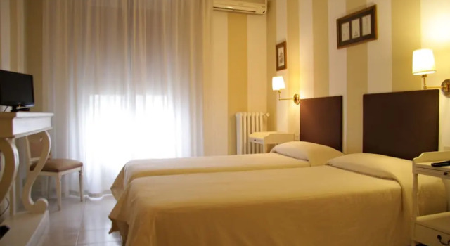 Habitación doble Estándar con balcón Hotel Alex