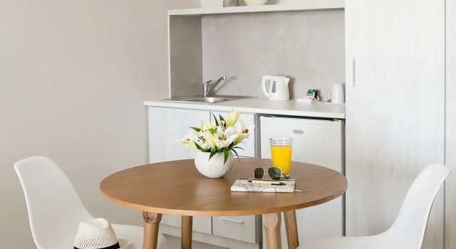 Двухместный номер Standard с видом на бассейн Louis Paphos Breeze