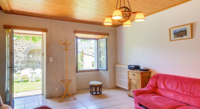 Beautiful villa in the Parc des Volcans d Auvergne, Prenota Hotel Vic-sur-Cere Le Lioran
