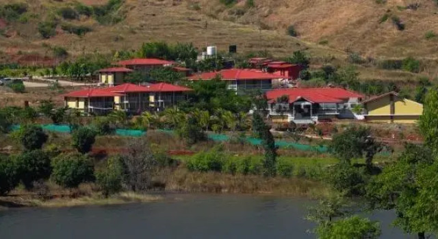 The 20s Resort, Buchen Sie Resort Satara 
