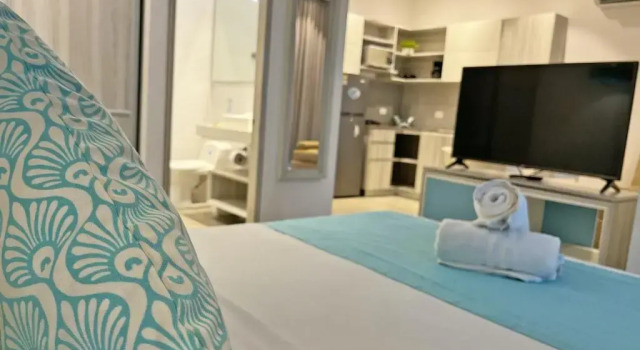 Студия Azure Lofts & Pool
