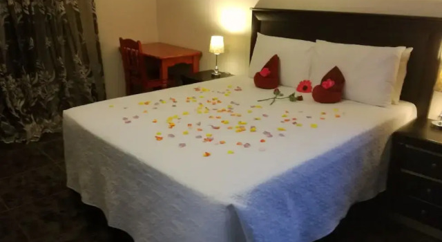 Petra Lodge, Buchen Sie Hotel Edenvale East Rand