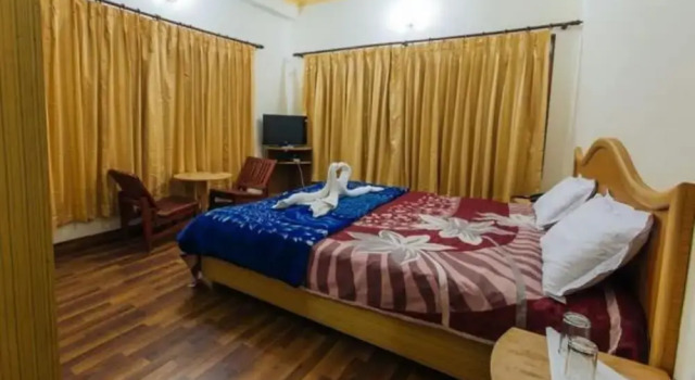 Hotel Three Roses, Забронировать Отель Отели Джамму и Кашмира с завтраком, Завтраки