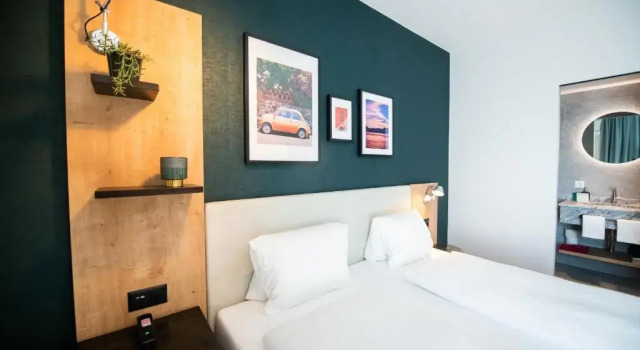 Двухместный номер Classic с балконом Ascona Lodge, Pool & Garden Retreat