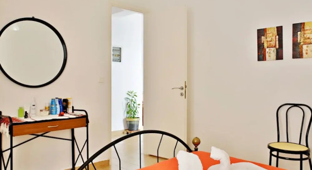 Isadora Apartments