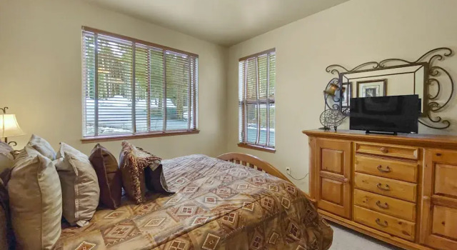 Gold King Chalet 3 Bedroom Townhouse by RedAwning