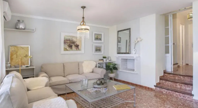 Casa Beramendi, Забронировать Отель Отели Торремолинос с парковкой, рядом с Культурный центр им. Пабло Руиса Пикассо, Парковка