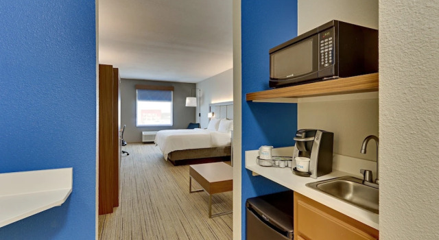 Люкс c 1 комнатой Holiday Inn Express Hotel and Suites Weatherford by IHG