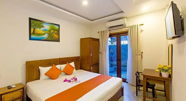 Двухместный номер Deluxe с балконом Sala Hoi An Hotel