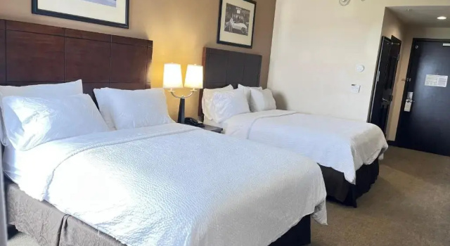 Run of House Holiday Inn Louisville Airport - Fair/Expo by IHG
