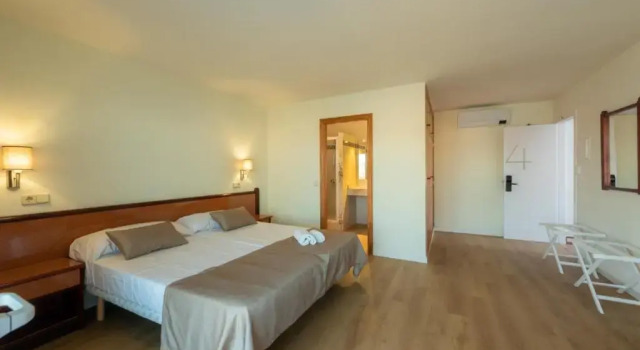 Номер Deluxe IROCO HOSTAL