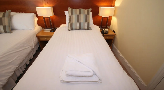 Двухместный номер Economy Four Seasons Hotel