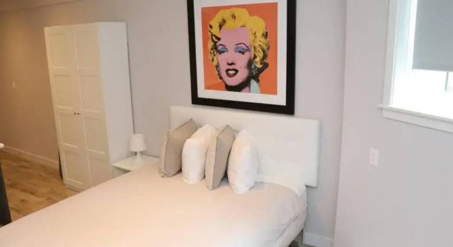 Stylish Studio in Brookline-5min train to Boston.. #2, Забронировать Отель Бруклин Boston Metropolitan Area, рядом с GASP