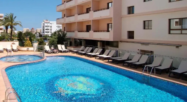 Двухместный номер Standard с видом на бассейн Invisa Hotel La Cala