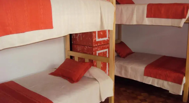 Кровать в общем номере Landay Hostel