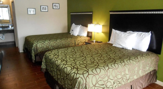 Eagle Ford Inn, Buchen Sie Hotel Floresville Texas