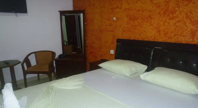 Crown Grand Hotel