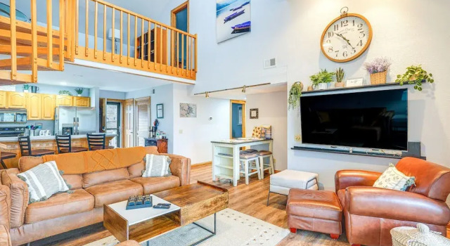 Private Balcony & Fall Views: Osage Beach Condo, Забронировать Отель Отели Осейдж-Бич 3 звезды, 3*