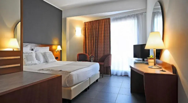 Двухместный номер Classic с частичным видом на море Grand Hotel Diana Majestic
