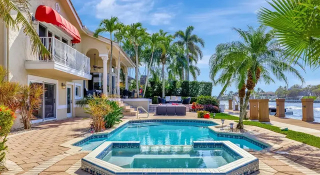 Serenity Villa Water Front, Rezerwuj Willa Hotele w Broward County z parkingiem, Parking