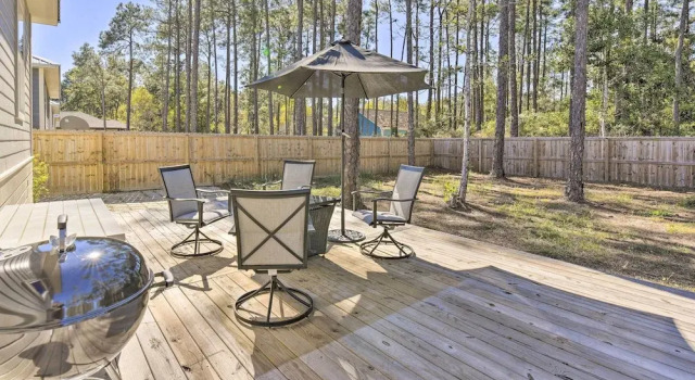 Modern Santa Rosa Beach Retreat w/ Yard & Patio, Забронировать Дом для отпуска Виллы Санта-Роза-Бич, Вилла
