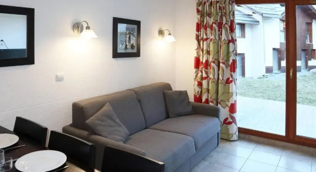 Chalet mitoyen aux Orres avec piscine chauffée, sauna, hammam - skis aux pieds - 6 pers. - FR-1-322-110, Забронировать Шале Виллы Овернь-Рона-Альпы, Вилла