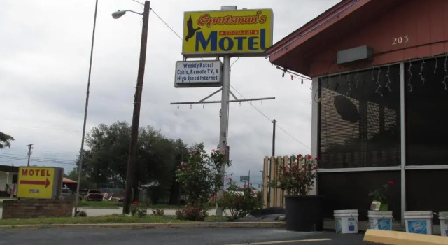 Sportsman Motel, Rezerwuj Motel Eagle Lake Teksas