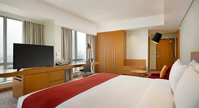 Двухместный клубный номер Premium с видом на город Holiday Inn & Suites Jakarta Gajah Mada by IHG