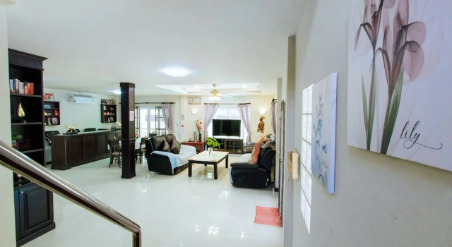 PRIVATE RESIDENCE HOSTED by Sasithorn, Забронировать Отель Нонг-Пру Паттайя
