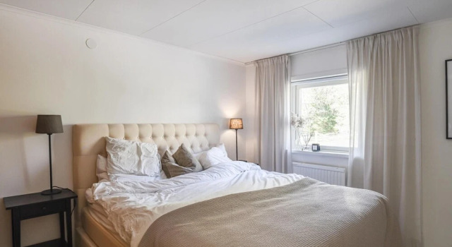 Nice Home in Uddevalla With 2 Bedrooms and Wifi, Book Hotel Uddevalla 