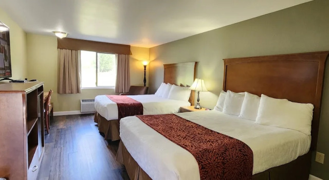 Четырёхместный номер Deluxe Cowlitz River Lodge