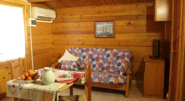Бунгало с 2 комнатами Camping & Bungalows Oasis