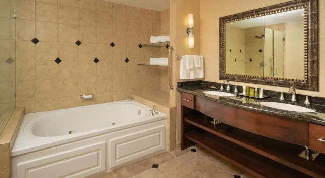 Люкс Hilton Dallas/Rockwall Lakefront Hotel