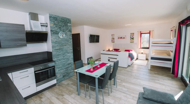 Nice Apartment in Bled With Wifi and Outdoor Swimming Pool, Prenota Appartamento Bled 
