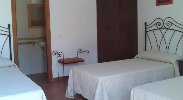 Albergue Turistico La Higuera, Book Hotel Billige hoteller i Caceres Province