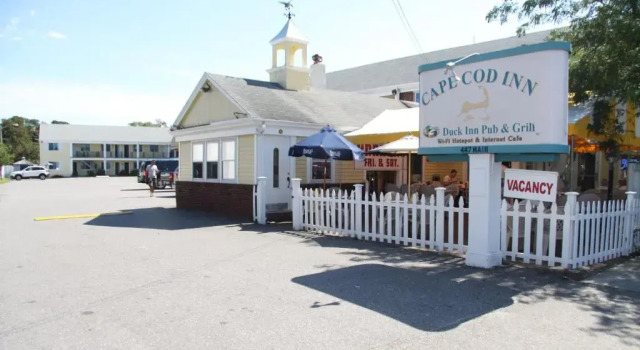 Cape Cod Inn, Rezerwuj Mini-hotel Hotele w New England z parkingiem, Parking