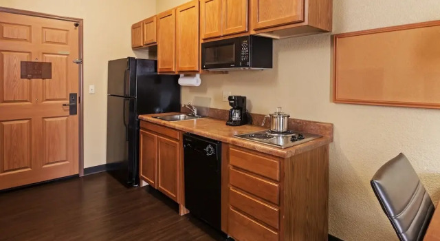 Четырёхместный люкс Candlewood Suites St. Robert by IHG