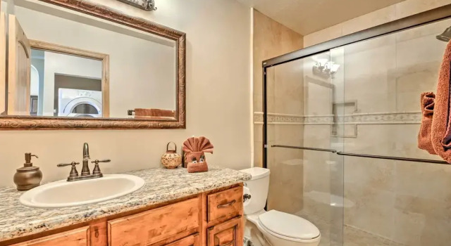 Апартаменты Steps to Golf Course: Condo w/ Grill in Pinetop!