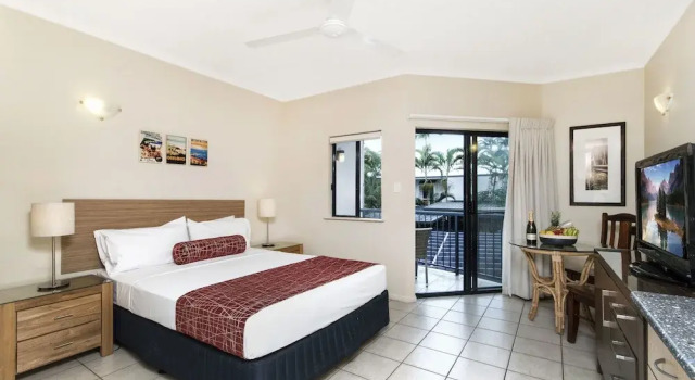 Студия с балконом Bay Villas Resort
