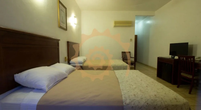 Четырёхместный номер Standard с балконом Hotel Caracol Plaza
