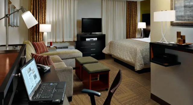 Двухместная студия люкс with Bathtub Accessible Staybridge Suites Tomball - Spring Area by IHG