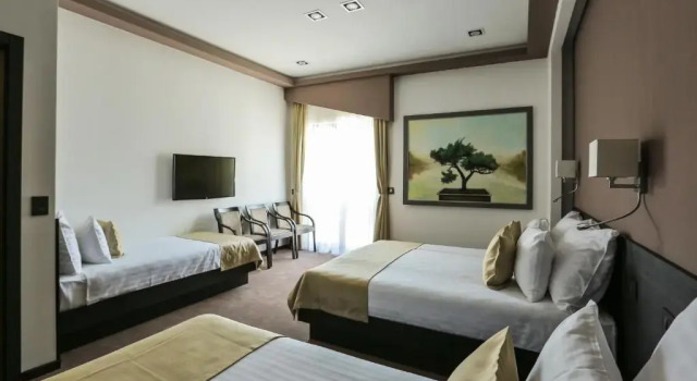 Четырёхместный номер Standard Garni Hotel Zen free parking
