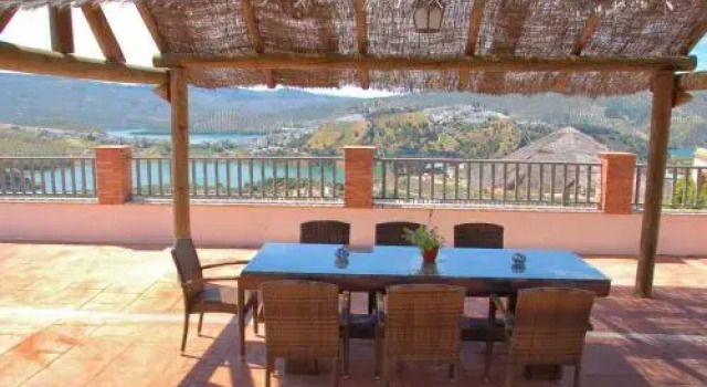 El Mirador, Забронировать Отель Иснахар Cordoba Province, рядом с Церковь апостола Сантьяго