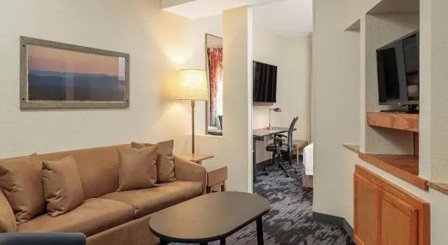 Четырёхместный люкс Fairfield Inn & Suites San Angelo