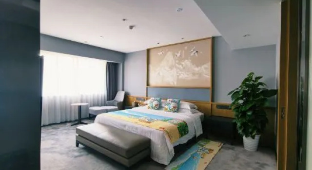 Семейный люкс Yulong Hotel